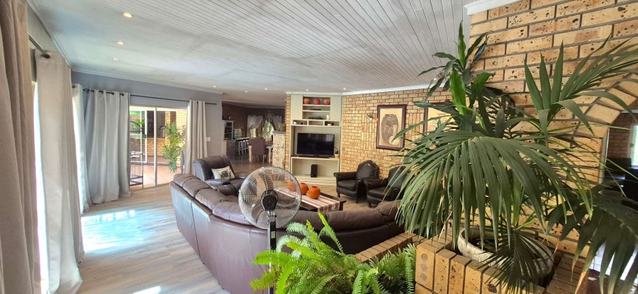 4 Bedroom Property for Sale in Pellissier Free State